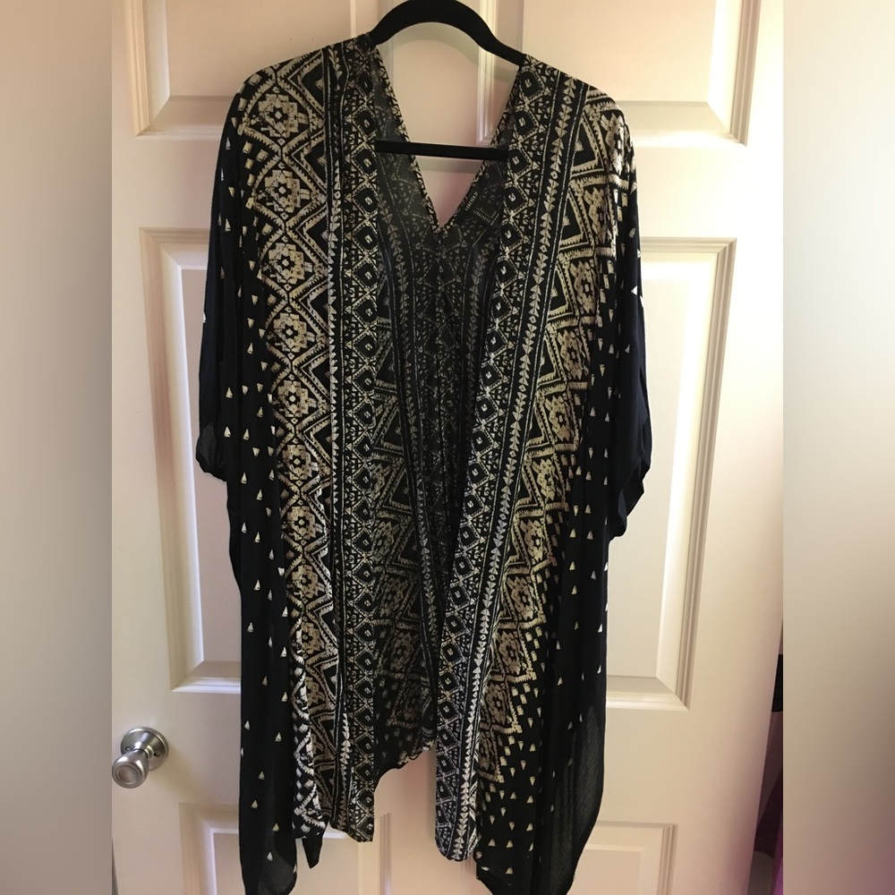 Forever 21 Woman’s Kimono Size L